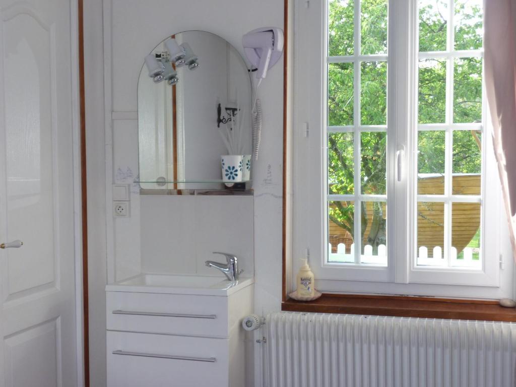 Chambre D'Hotes Au Fil De L'Eau Jumièges Стая снимка